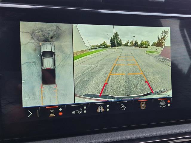 Used 2025 GMC Sierra 2500 AT4 w/ AT4 Premium Plus Package AWD/4WD image 13