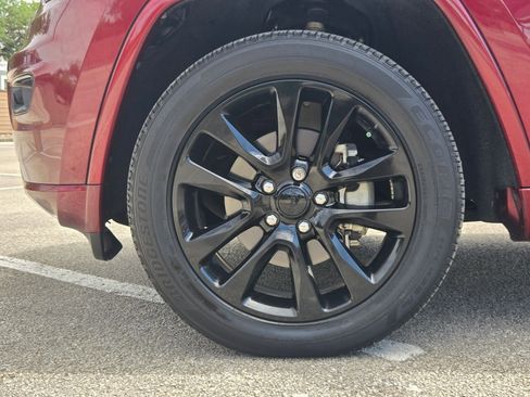 Used 2018 Jeep Grand Cherokee Altitude image 31