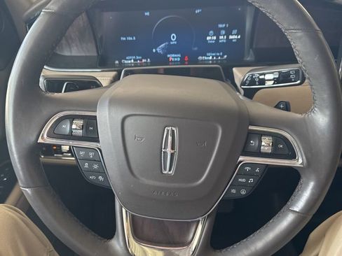 Used 2023 Lincoln Navigator Reserve image 9