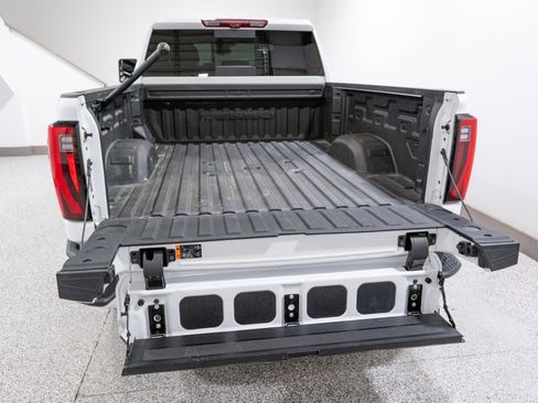 Used 2024 GMC Sierra 2500 Denali w/ Denali Reserve Package image 11