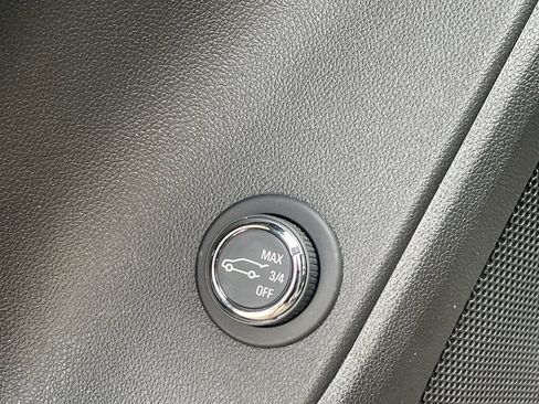 Used 2025 Chevrolet Blazer RS image 18