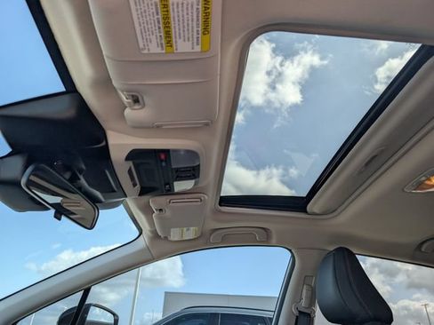 Used 2024 Subaru Crosstrek 2.5i Limited AWD/4WD image 19