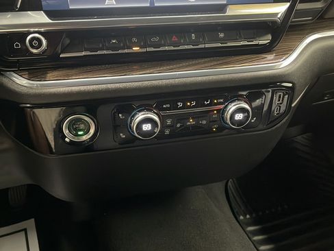 Used 2024 GMC Sierra 1500 Elevation AWD/4WD image 11