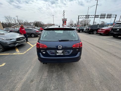 Used 2016 Volkswagen Golf SE FWD image 4