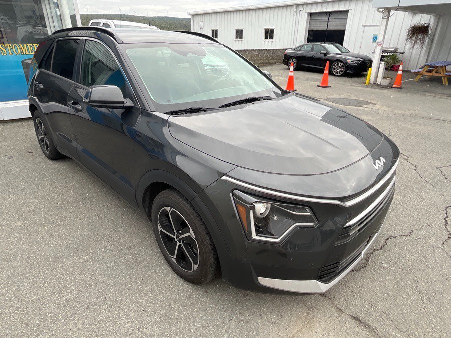 Used 2023 Kia Niro EX FWD image 6