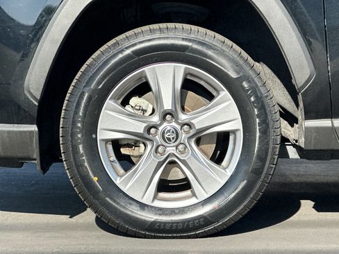 Used 2022 Toyota RAV4 LE image 25