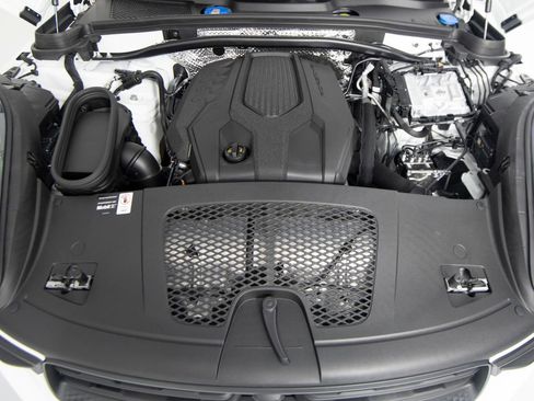 New 2026 Porsche Macan AWD/4WD image 41