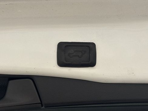 Used 2019 Toyota RAV4 Limited image 33