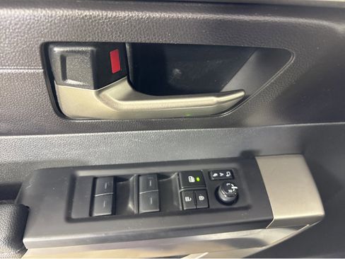 Used 2025 Toyota Sequoia SR5 image 33