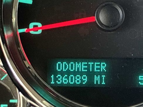 Used 2014 Chevrolet Silverado 2500 LT w/ Interior Plus Package image 10