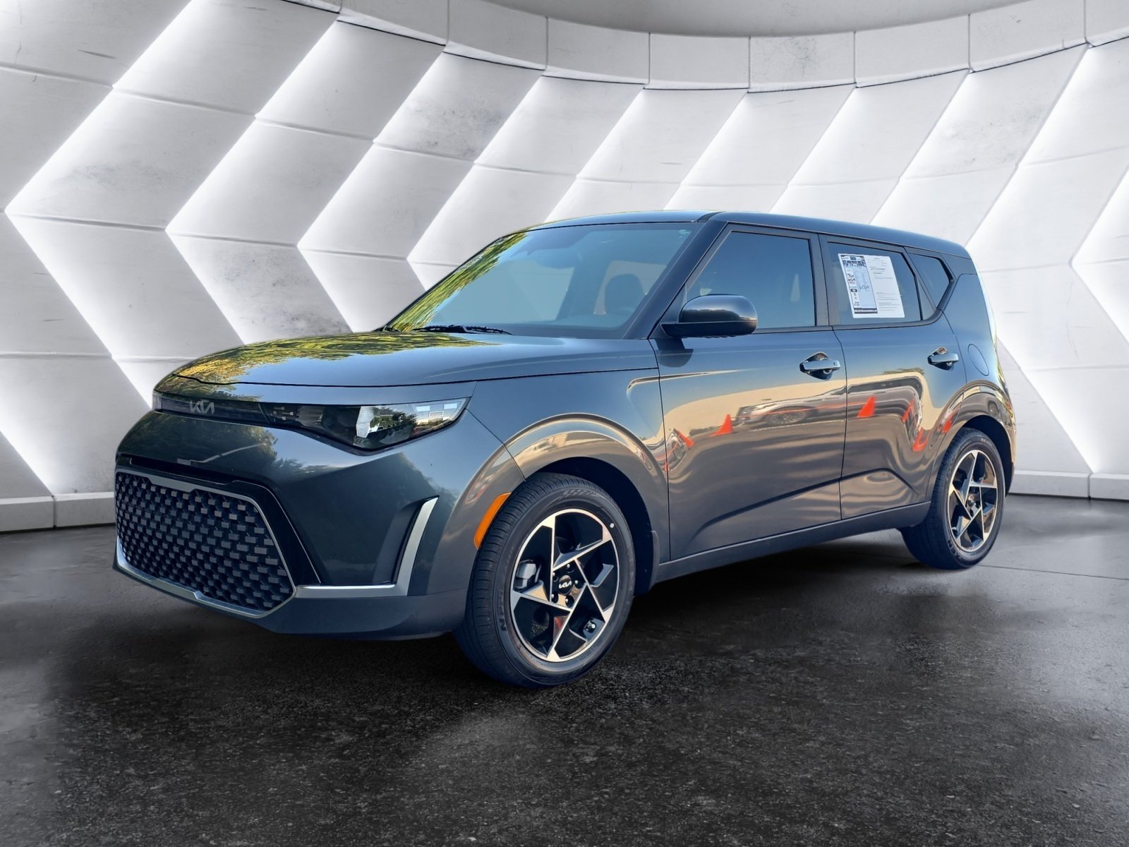 Used 2025 Kia Soul EX FWD image 1