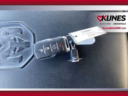 Used 2024 RAM 1500 Laramie image 39