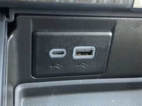 Used 2024 GMC Yukon Denali w/ Advanced Technology Package image 22