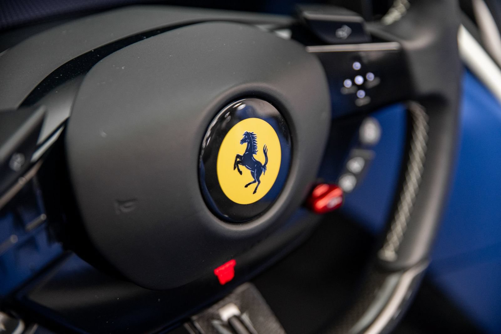 Used 2025 Ferrari Roma Spider RWD image 27