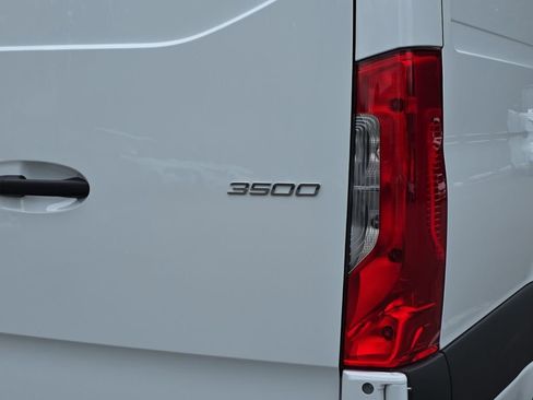 Used 2024 Mercedes-Benz Sprinter 3500 image 36