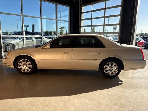 Used 2011 Cadillac DTS Premium w/ Driver Awareness Package FWD image 7