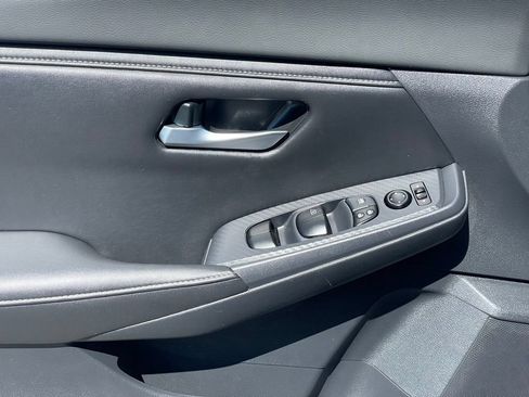 Certified 2021 Nissan Sentra SV FWD image 13