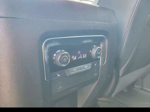 Certified 2025 Chevrolet Tahoe High Country w/ Sun And Tow Package AWD/4WD image 22