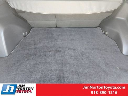 Used 2022 Toyota RAV4 XLE image 34