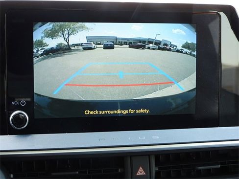 Certified 2025 Toyota Prius XLE image 17