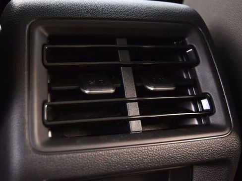 New 2026 Volkswagen Tiguan SE image 22