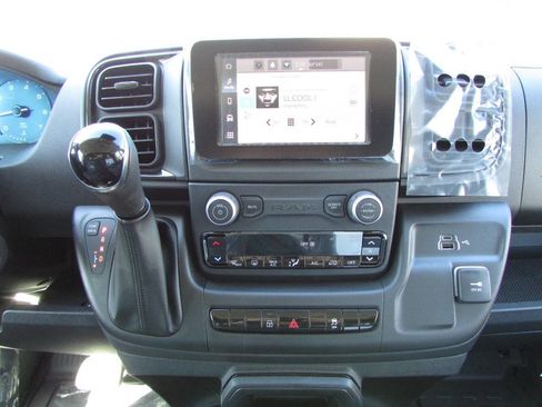 Used 2025 RAM ProMaster 2500 w/ Convenience Group image 20