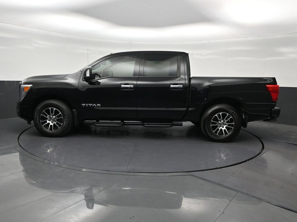 Used 2021 Nissan Titan SV w/ SV Convenience Package AWD/4WD image 2