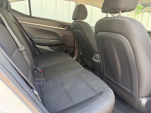 Used 2019 Hyundai Elantra SE w/ Cargo Package FWD image 15