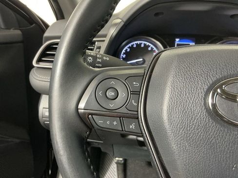 Used 2022 Toyota Camry SE image 16