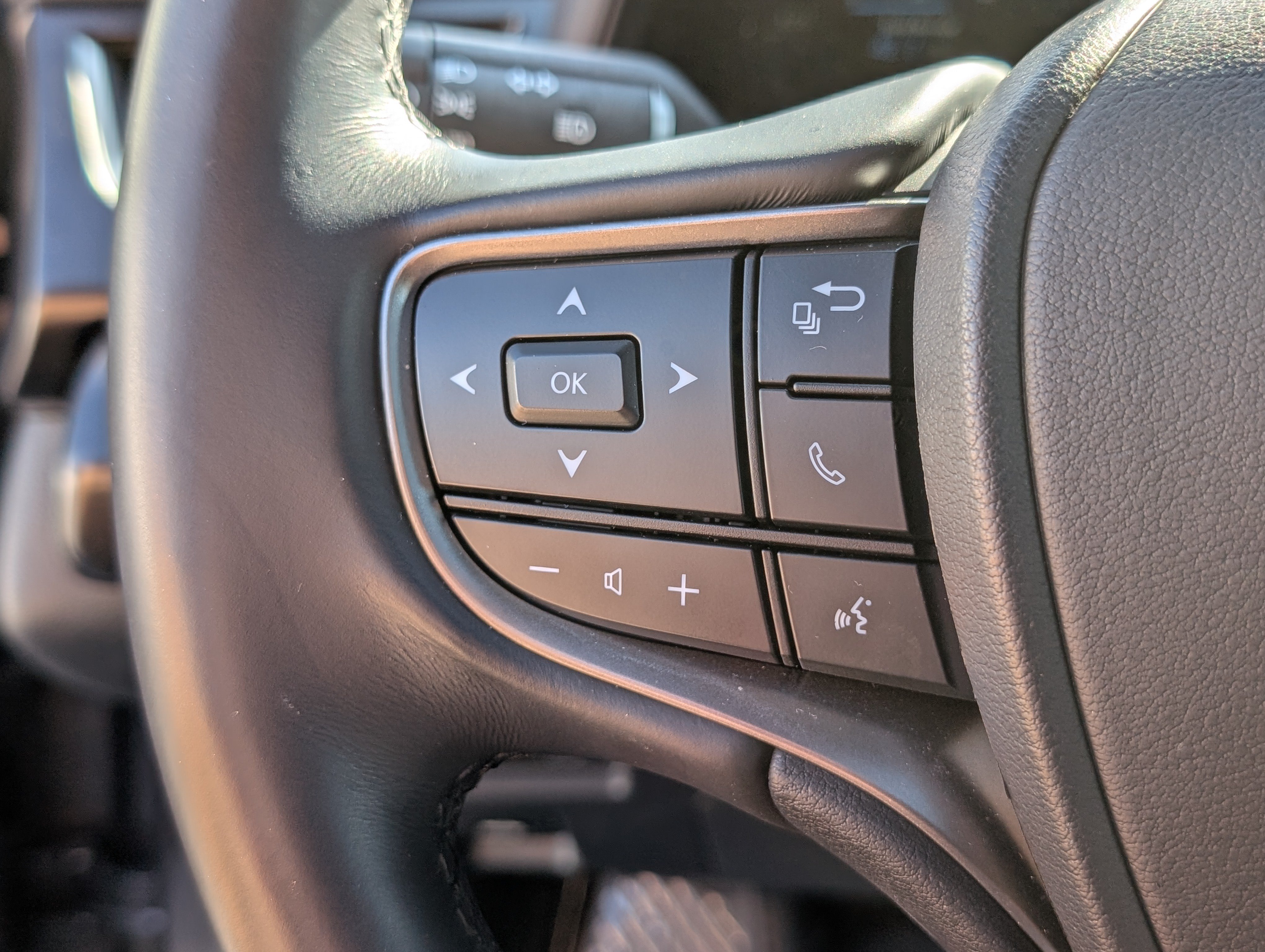 Used 2025 Lexus UX 300h AWD w/ Cold Area Package image 22