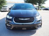 New 2025 Chrysler Pacifica Select image 3