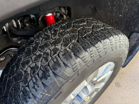 Used 2025 Chevrolet Silverado 2500 Custom w/ Custom Value Package image 8