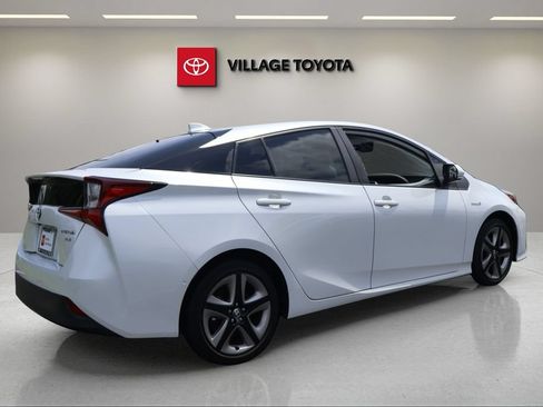 Certified 2021 Toyota Prius XLE FWD image 5