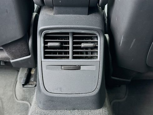 Used 2018 Audi A3 e-tron Premium image 17