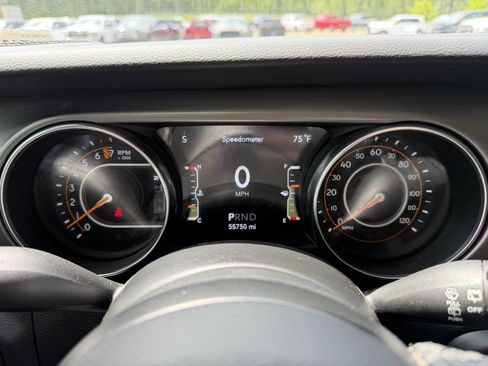 Used 2021 Jeep Wrangler Sport AWD/4WD image 12