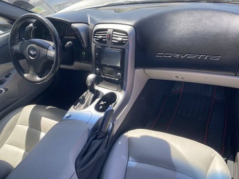 Used 2006 Chevrolet Corvette Convertible RWD image 18