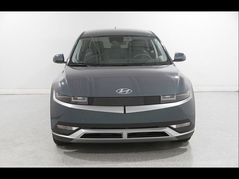 Certified 2024 Hyundai Ioniq 5 SEL RWD image 2