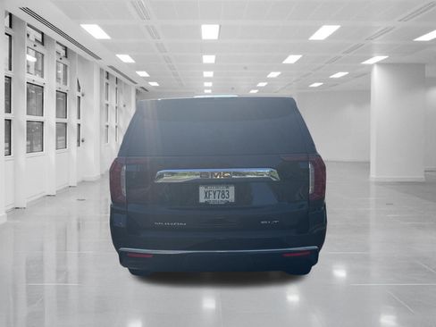 Used 2024 GMC Yukon SLT w/ SLT Premium Package AWD/4WD image 6