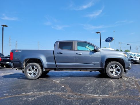 Used 2017 Chevrolet Colorado Z71 AWD/4WD image 2