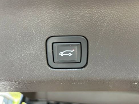 Used 2022 Cadillac Escalade Sport w/ LPO, ONYX Package RWD image 45