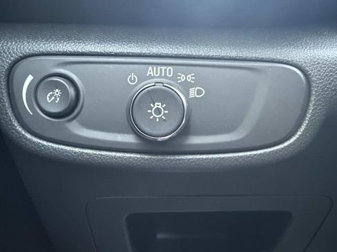 Used 2023 Chevrolet TrailBlazer LS FWD image 38