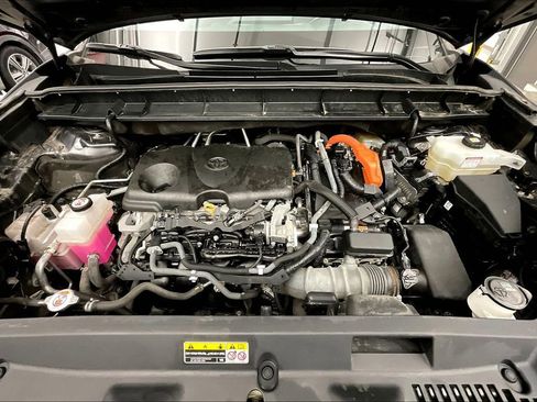 Used 2021 Toyota Highlander XLE image 11