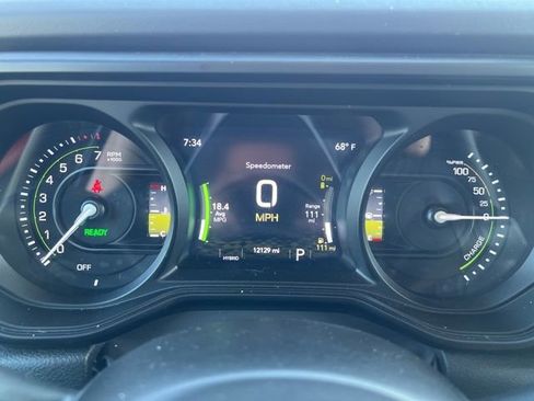Certified 2025 Jeep Wrangler Unlimited Sahara AWD/4WD image 22