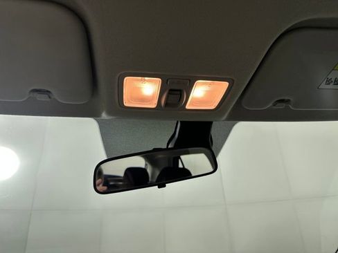 Certified 2024 Hyundai Venue SEL image 24