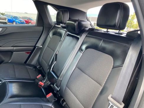 Used 2023 Ford Escape SE image 17