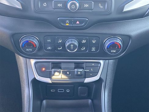 Used 2022 GMC Terrain SLE w/ Driver Convenience Package image 24