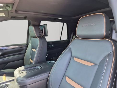 Used 2024 GMC Yukon AT4 w/ Technology Package AWD/4WD image 39
