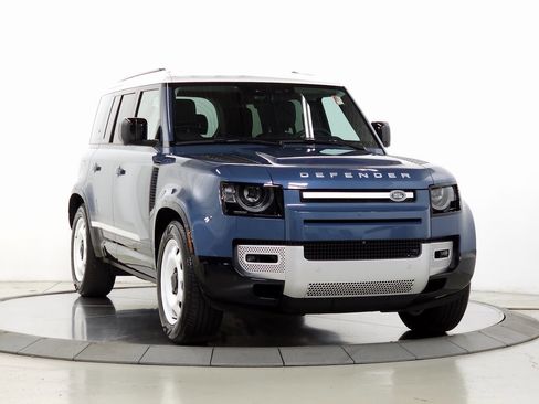 Used 2024 Land Rover Defender 110 S image 9
