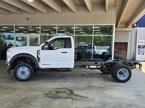 New 2025 Ford F550 XLT image 23