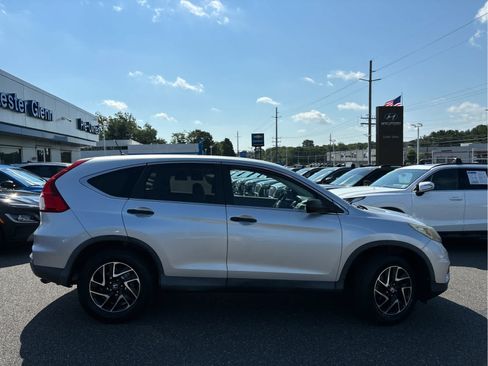 Used 2016 Honda CR-V SE image 3